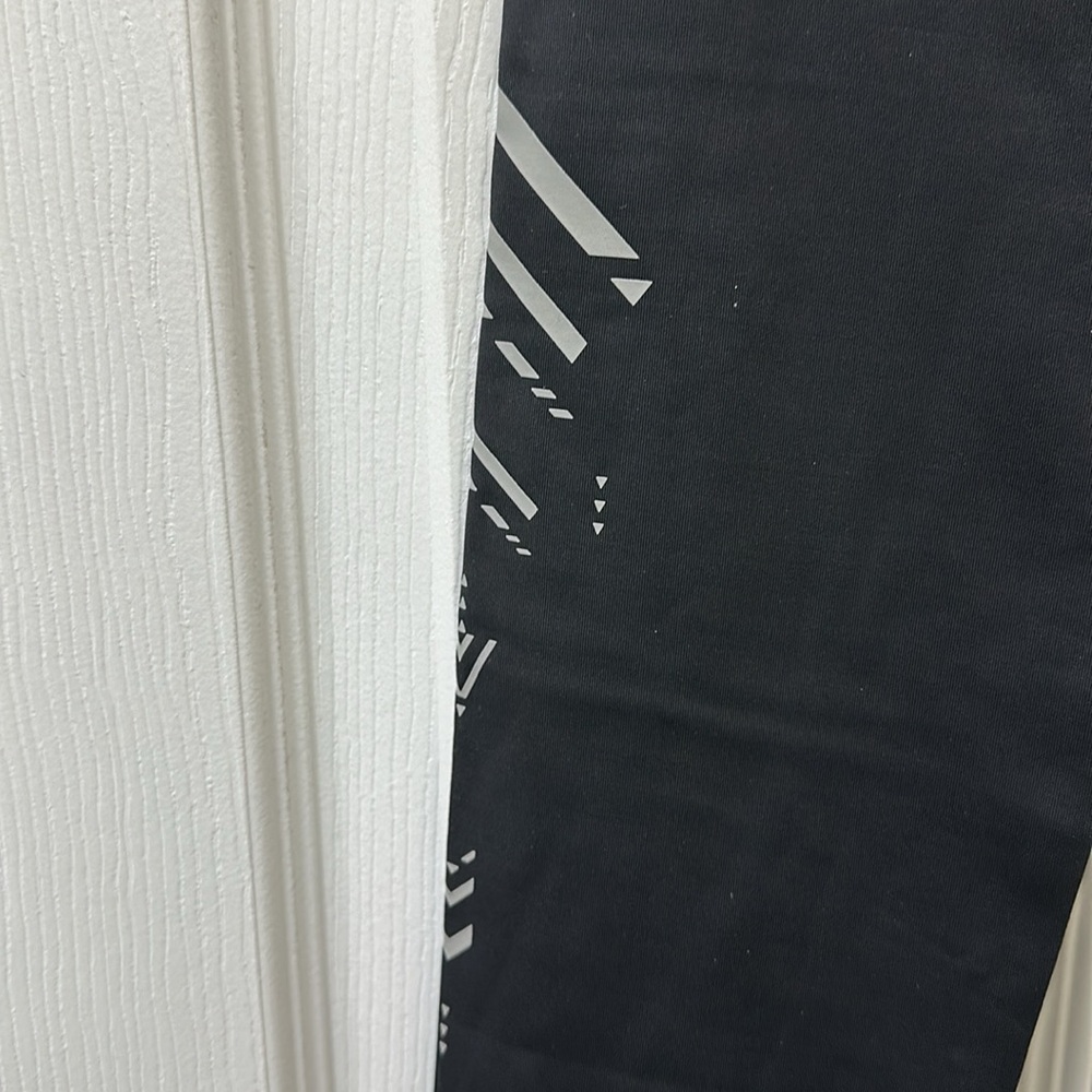 NWOT Ivivva Rhythmic Tights *Black Reflective - Picture 8 of 16